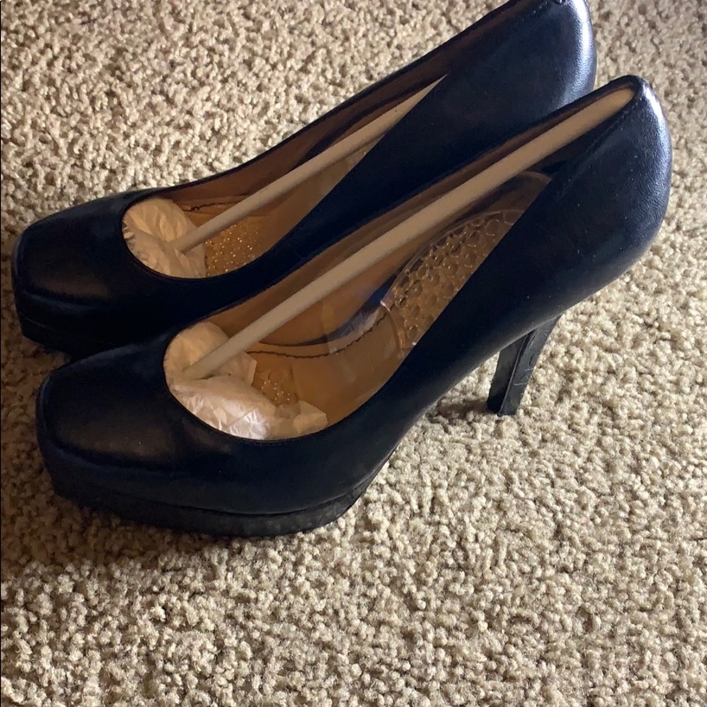 Shoes - Picture 2 of 4